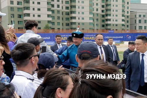 Фото: Төрийн гурван өндөрлөг сурын талбайгаар зочиллоо